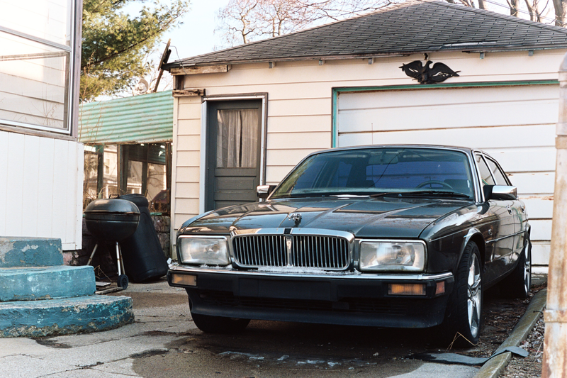 Illustration for article titled So I tried shooting Natura1600 at dusk/night